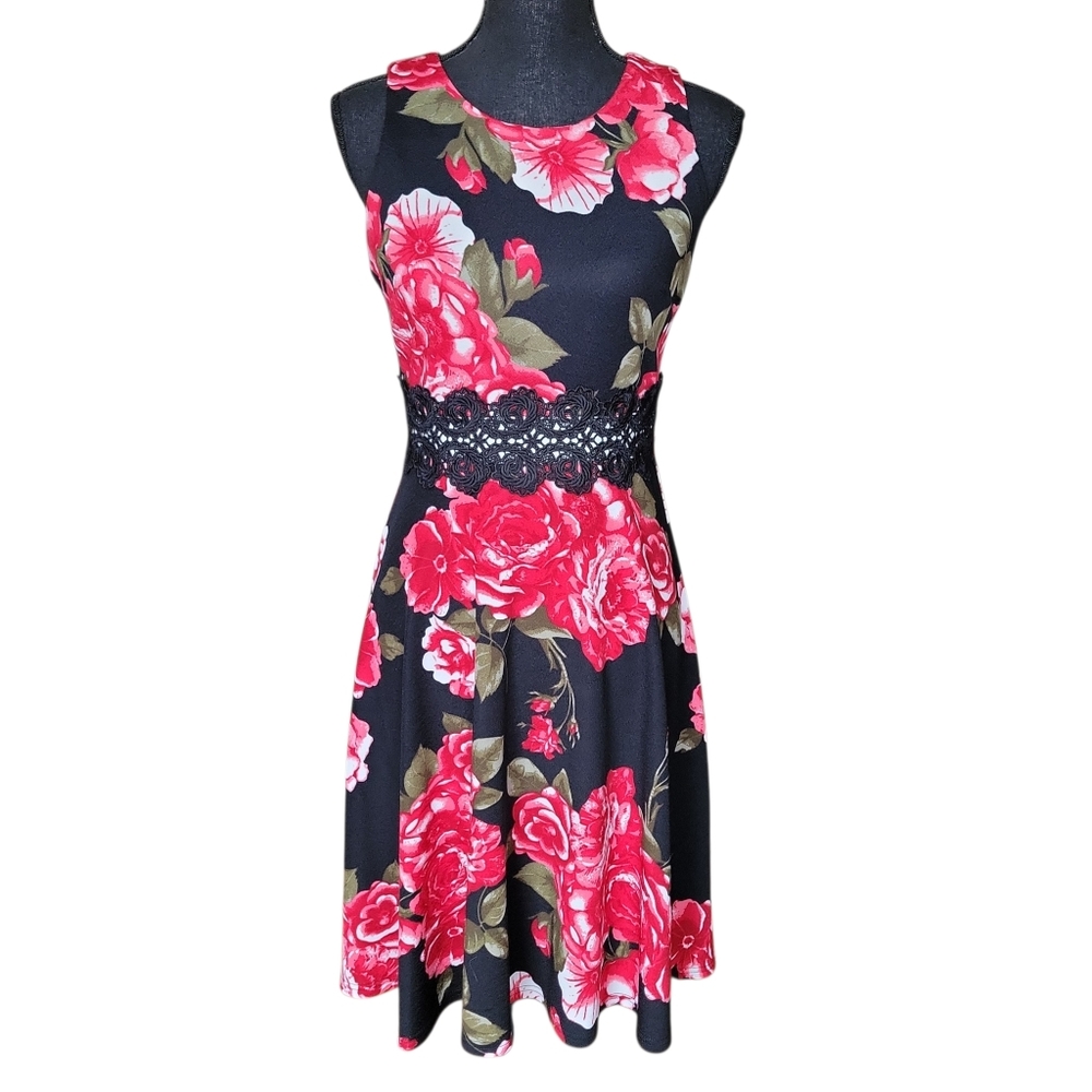 HOMEYEE Red and Black Floral Sleeveless Cocktail A-Line Embroidery Dress Size M